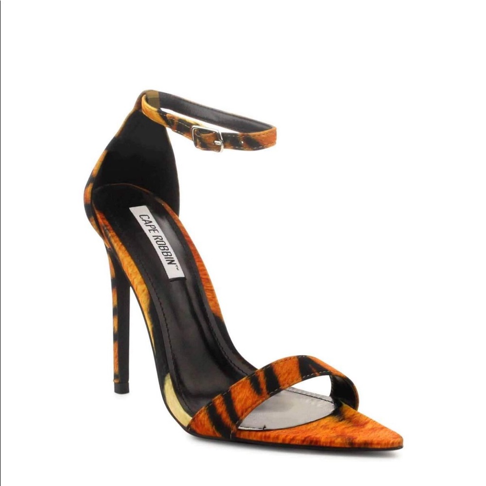 Pointed toe tiger print stiletto heel
